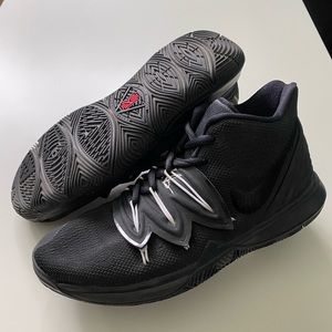 All black Nike Kylie 5 (GS)